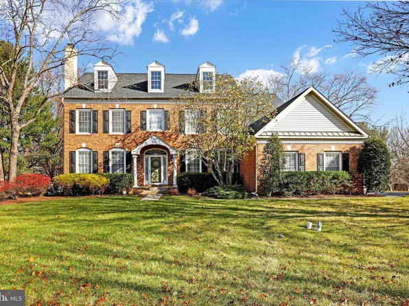 1612 Thistlewood Dr, Washington Crossing, PA 18977