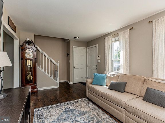 5th image of 358 Cardinal Rd