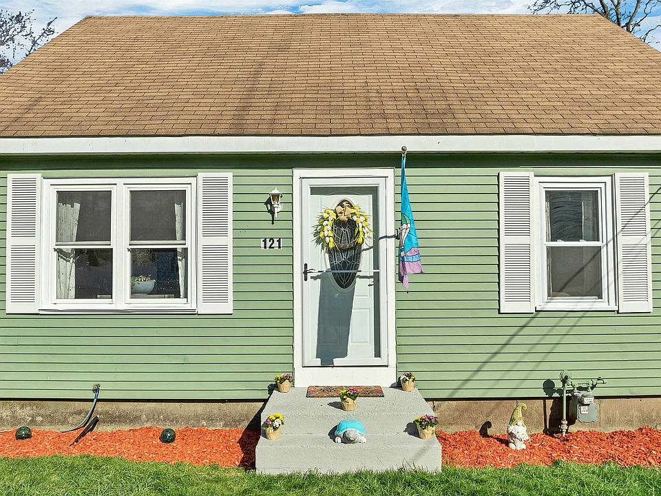 1st image of 121 Westwood Drive