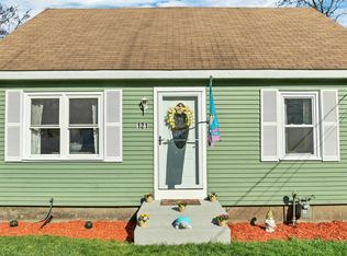 121 Westwood Dr, Nashua, NH 03062