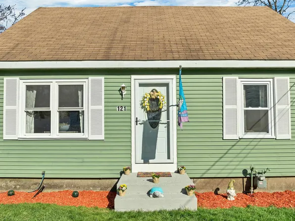 121 Westwood Drive, Nashua, NH 03062