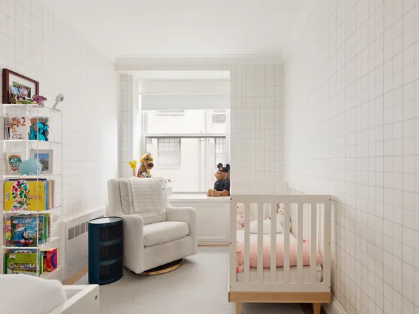 875 Park Avenue image 11 of 12