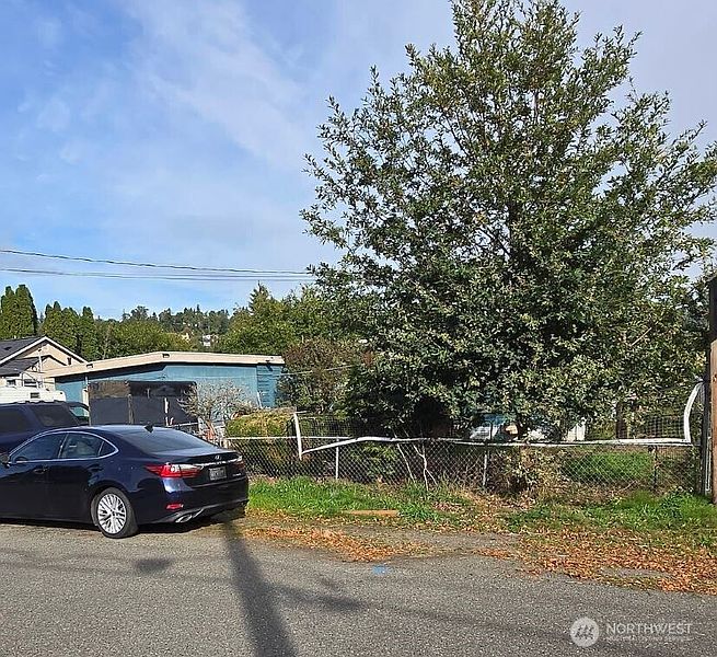 3rd image of 12252 45th Avenue S