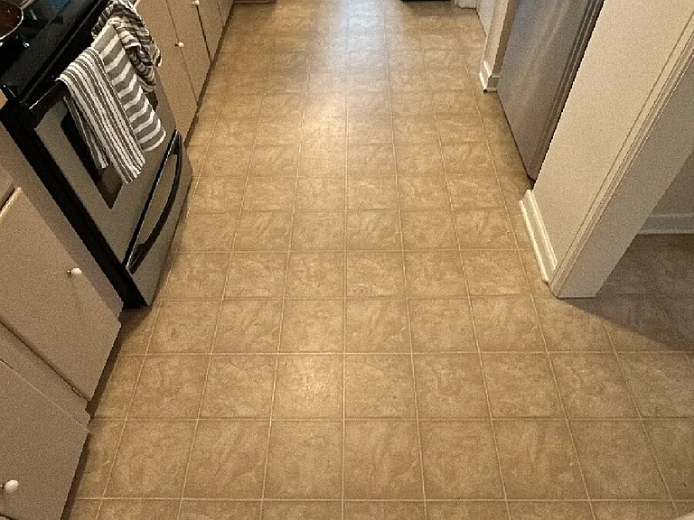 710 Summit Ave — Photo 5