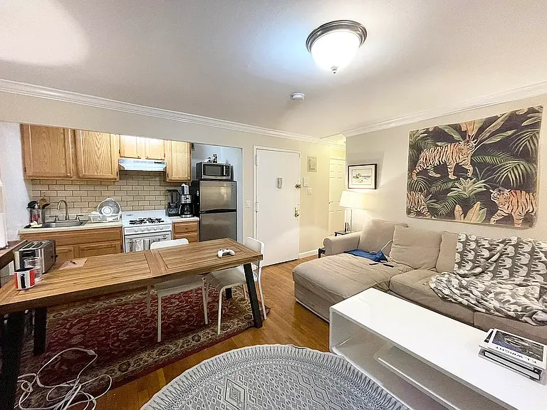246 W 20th St #1C — Photo 2