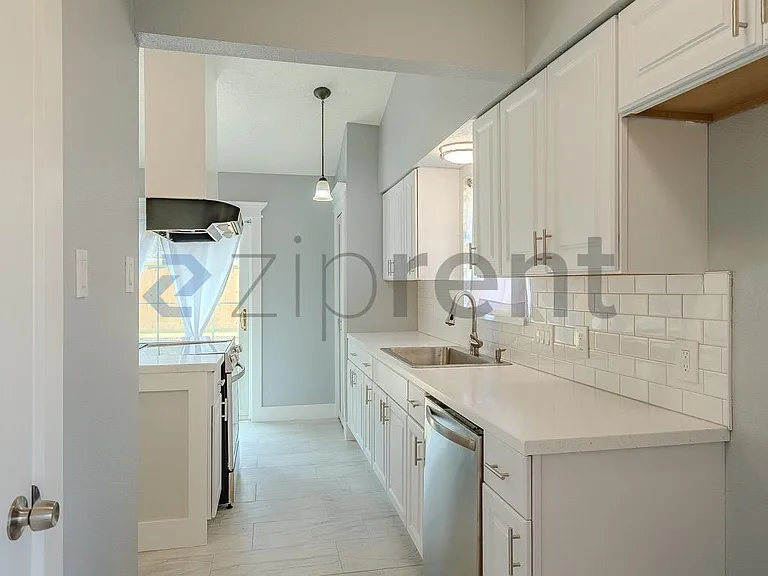 16402 Mill Point Dr — Photo 11