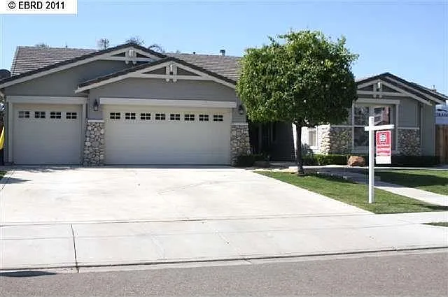 1668 Albani Pl photo 1