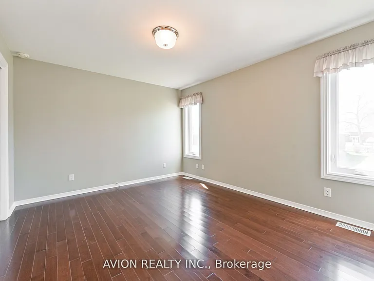 356 Tampa Dr — Photo 5