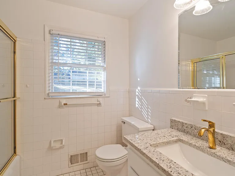 415 Amberidge Trl — Photo 13