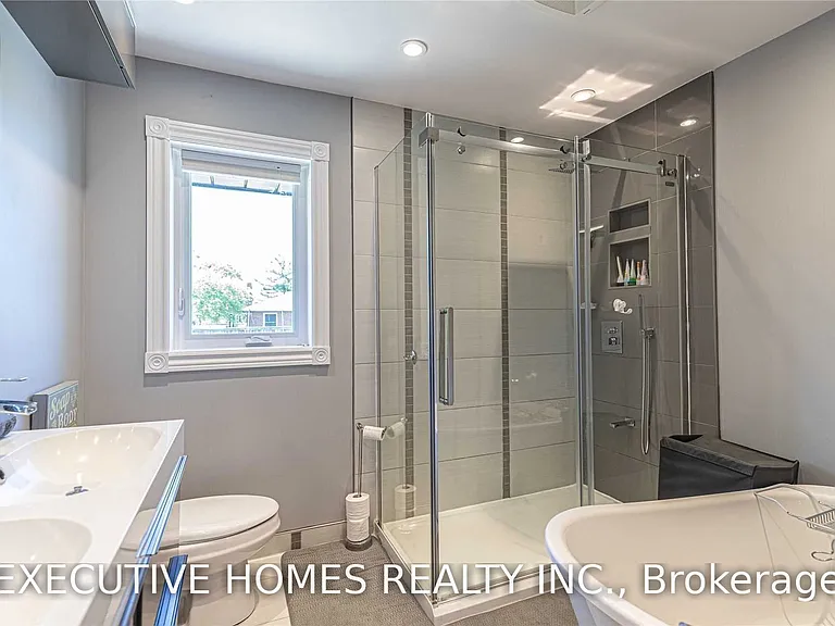 384 Ashbury Rd — Photo 17