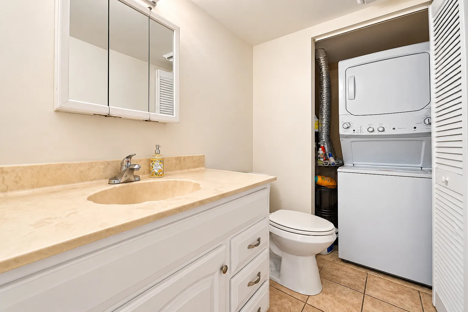 3/2.5 Beachside Duplex — Photo 4