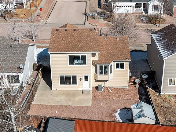 3rd image of 6373 Summer Grace St