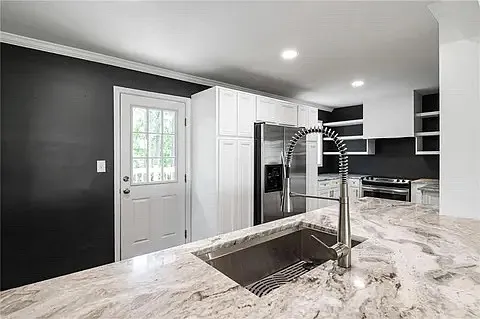 Vanguard Cir SW — Photo 16