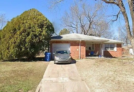 8534 W Hickory Ln — Photo 1