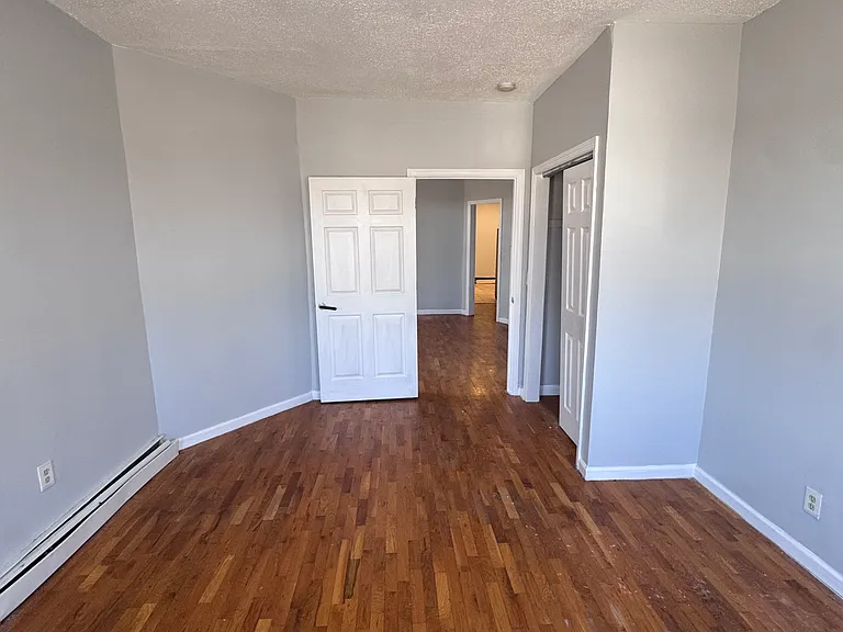 390 S 10th St #2 — Photo 5