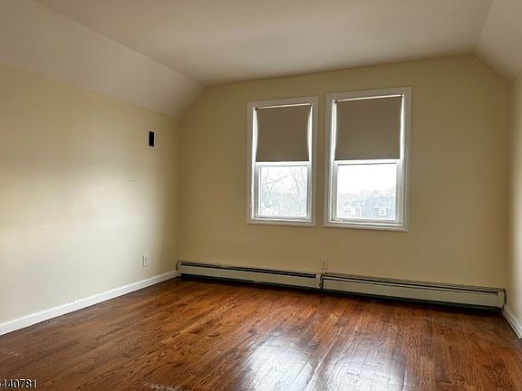 3rd image of 19 Walnut Ter