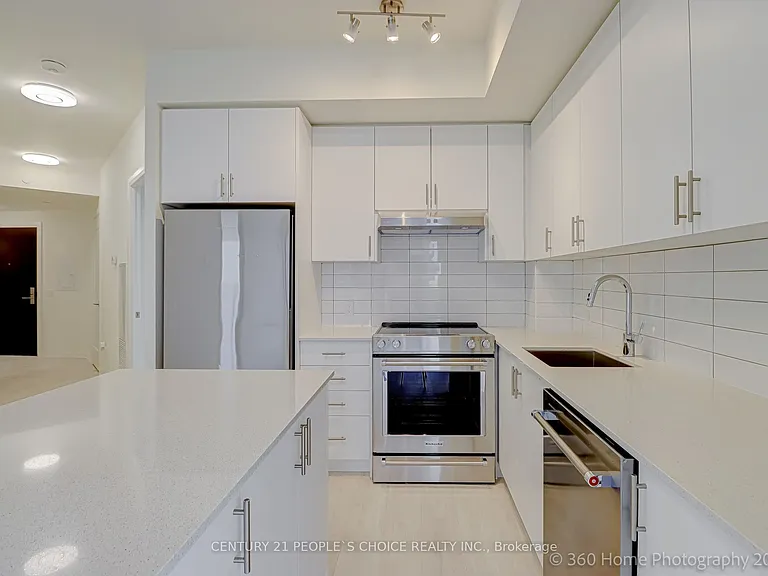 9000 Jane St #2102 — Photo 9