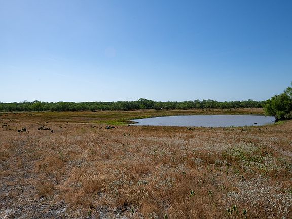 3rd image of 242 Cinco Millas Rd