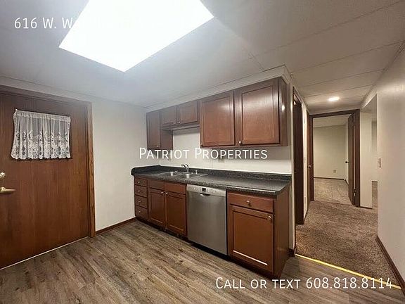4th image of 616 W Washington St #8