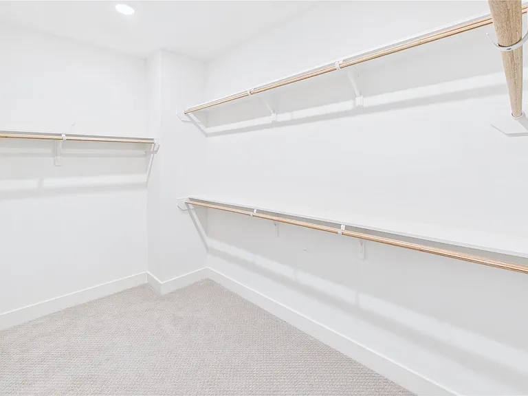 9609 Valeca Dr — Photo 21