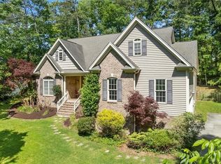 405 Tangle Dr, Jamestown, NC 27282