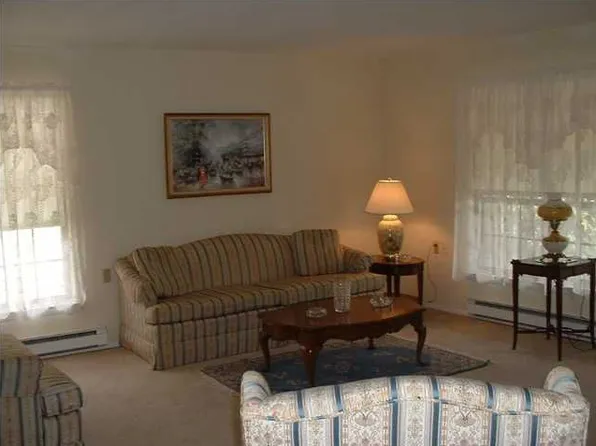 130 N Buckingham Dr, Manchester, NJ 08759