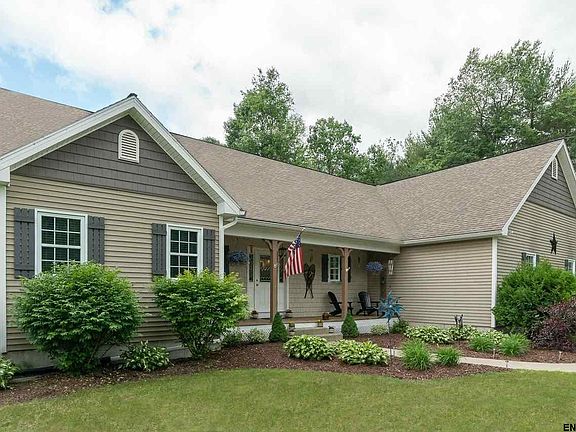 4th image of 22 Hudson Heights Dr