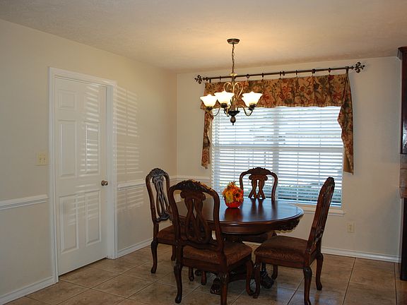 5th image of 1025 Brown Dr