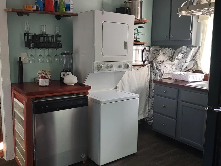 2118 Mosley St — Photo 12