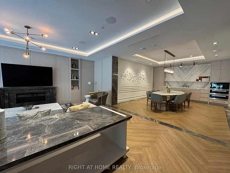 3 Strathgowan Ave #310 — Photo 21