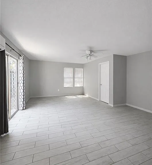 1403 N Shary Rd — Photo 5