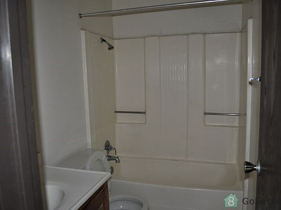 3rd image of 4419 Spencer St APT B