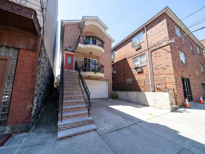 77 68th St #201, Guttenberg, NJ, 07093