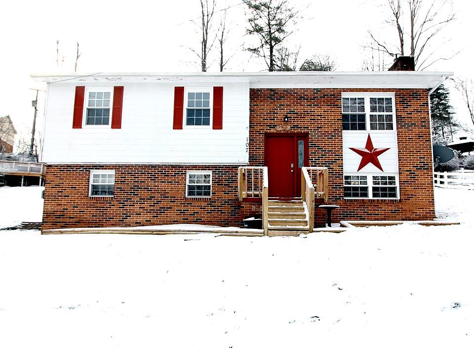1st image of 107 Orchard Wood Dr