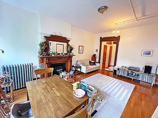 1st image of 218 Jefferson Ave #2