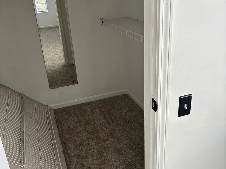 328 Bunker Hill Cir — Photo 17