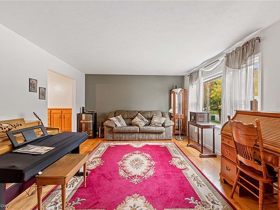 3rd image of 1182 Winhurst Dr