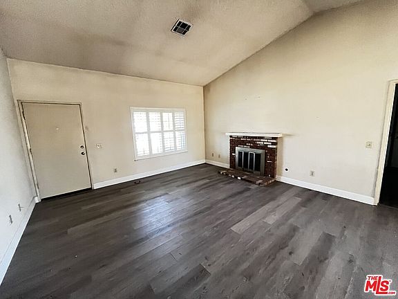 5th image of 689 W Norwood St