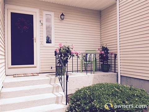 2nd image of 49 Gaslight Ln