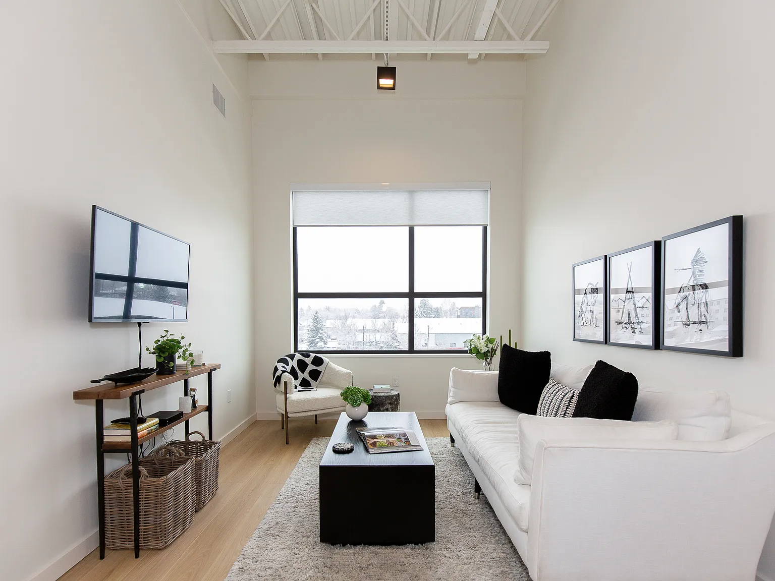 2 bed, 904 sqft, $3,500 — Photo 2