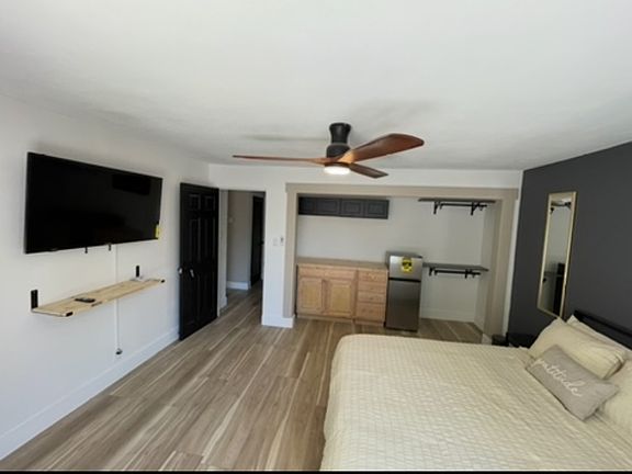 4th image of 501 Park Way W #1