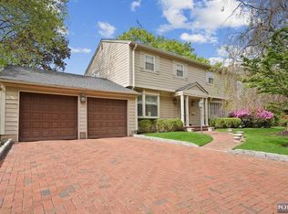 161 Hillside Ave, Cresskill, NJ 07626