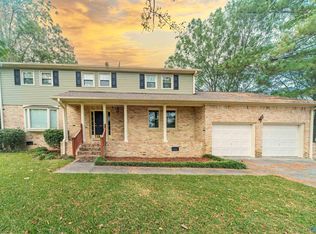 208 Wellington Pl, Rainbow City, AL 35906