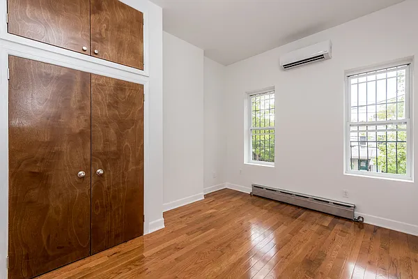 Rented by Nooklyn NYC LLC | media 10