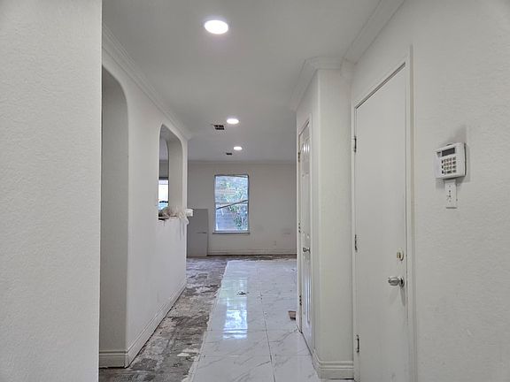 4th image of 2424 Alegria St