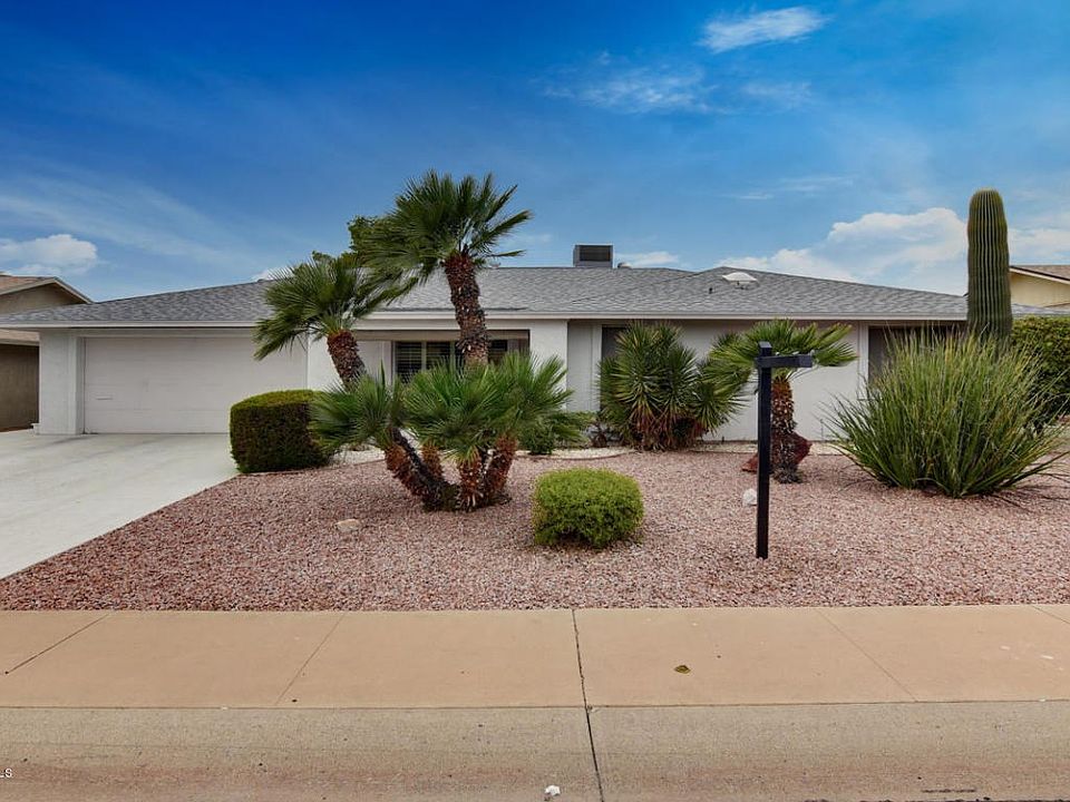 18210-North-Willowbrook-Drive-11