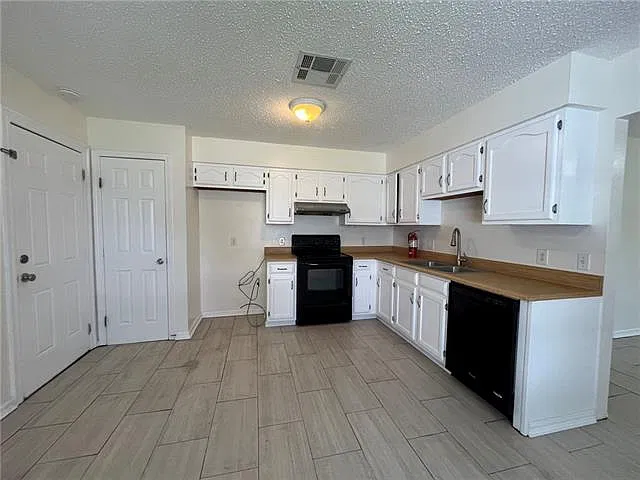 3 bed, 2.0 bath, 1100 sqft, $1,800 — Photo 4