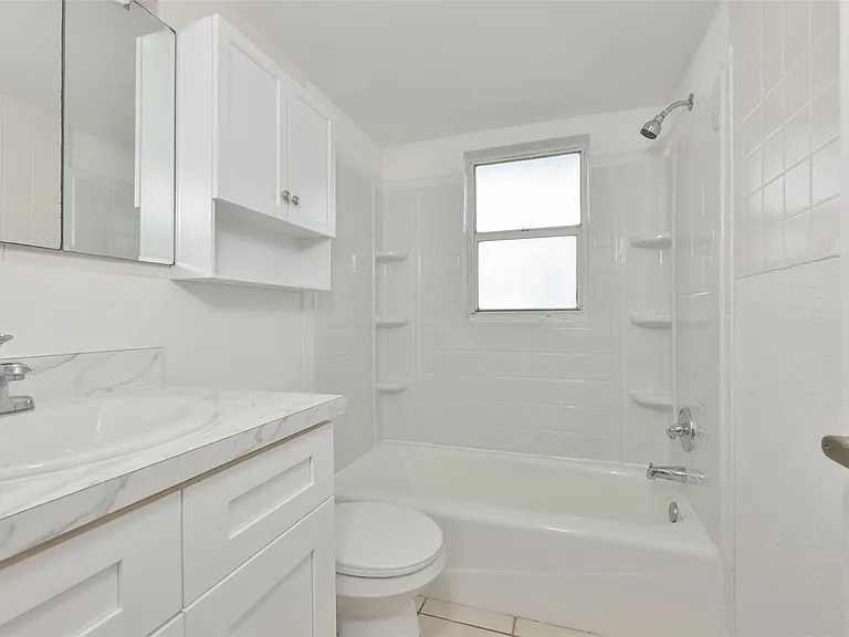 4565 Duhme Rd #106 — Photo 8