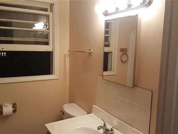 2nd image of 113 Dearborn Pl #2