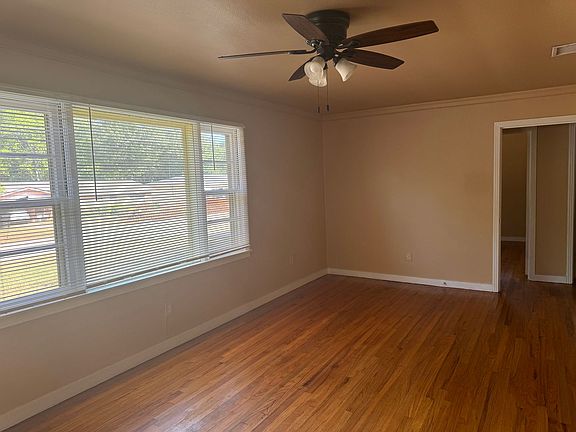 4th image of 312 E Ann Dr